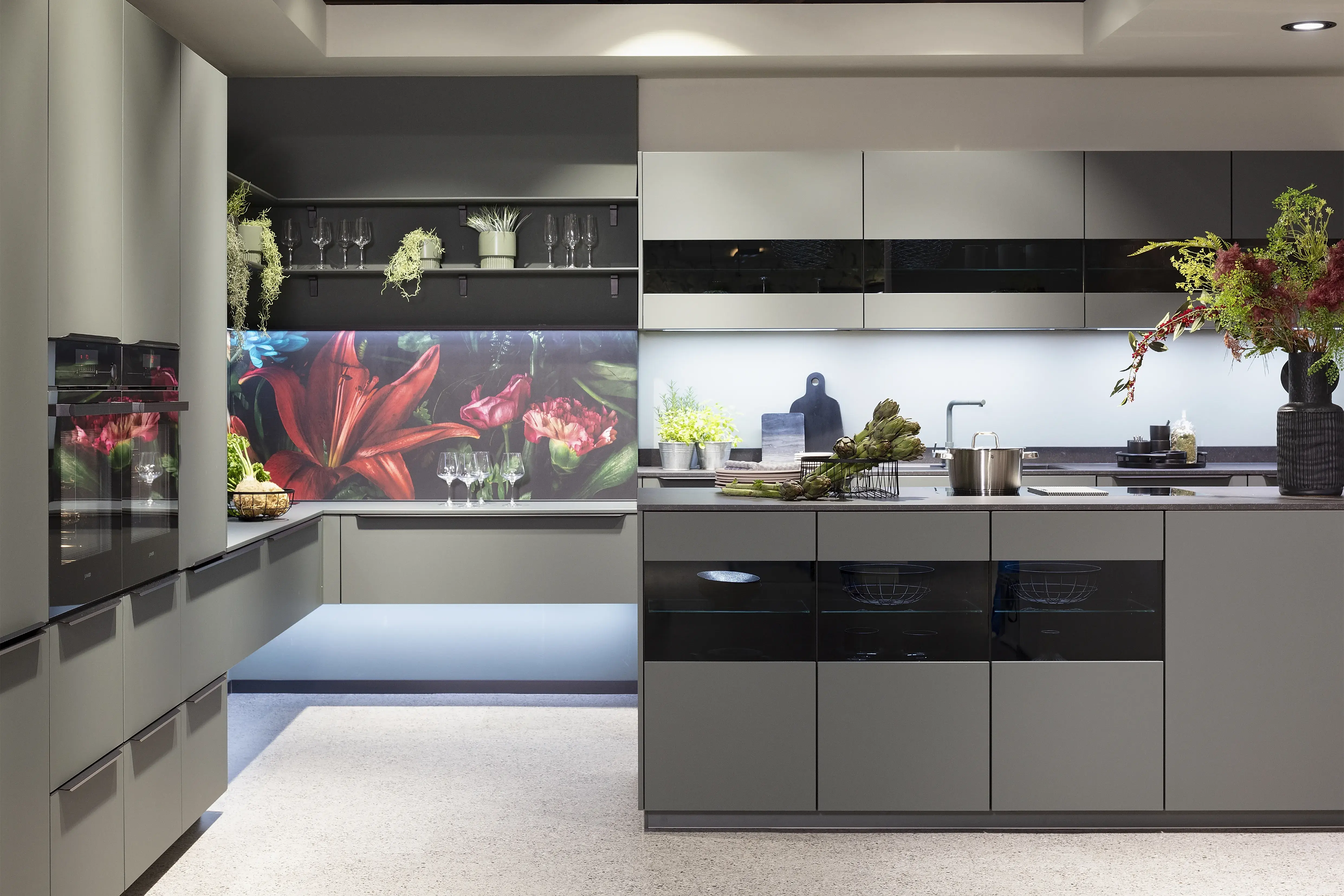 Nobilia Küche „Iconic Flowers“ in Mineralgrün